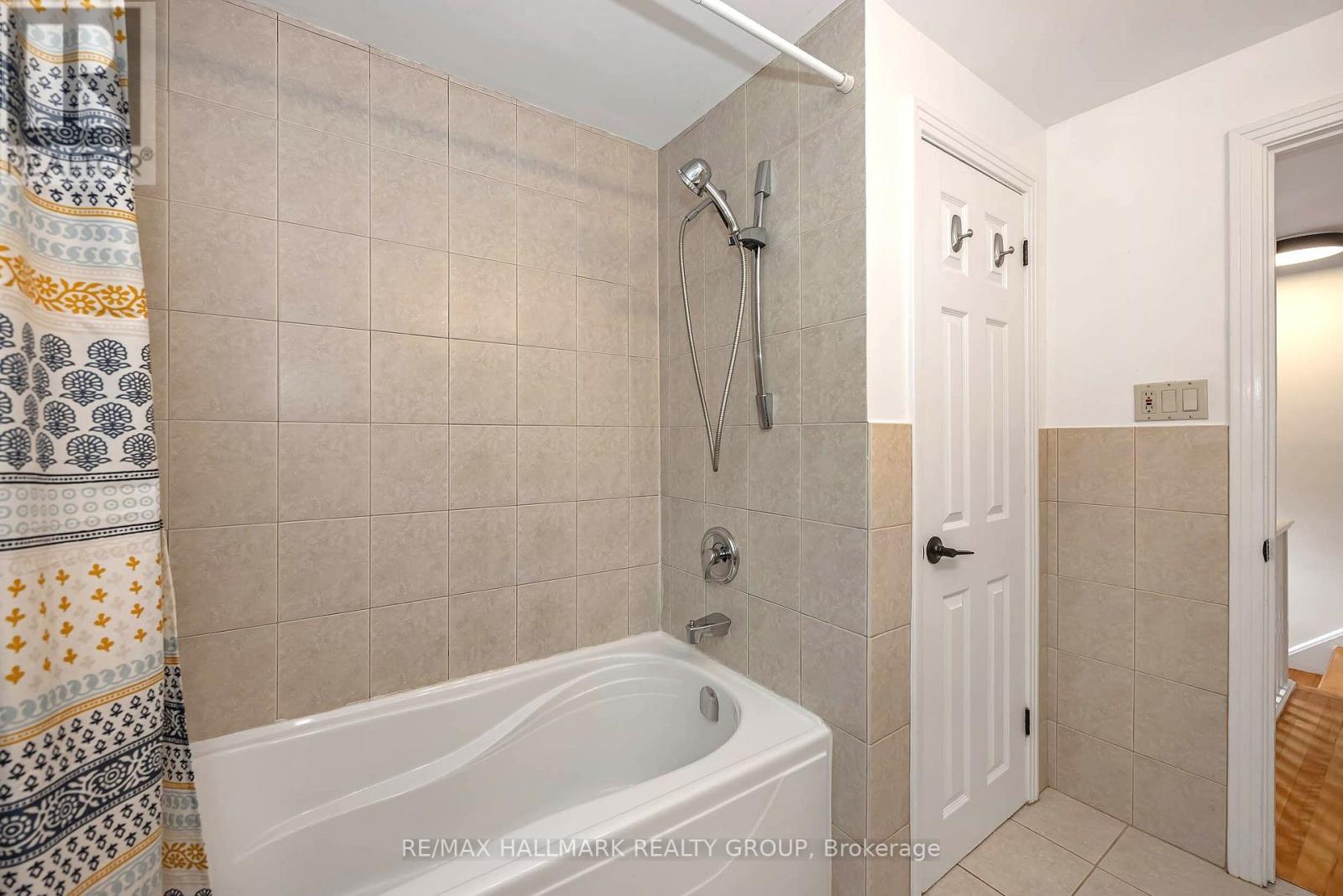 3 Bed, 2 Bath House for Sale in Ottawa – 2100 BLOSSOM DRIVE, Ottawa – MLS# X13644696 - Image 28