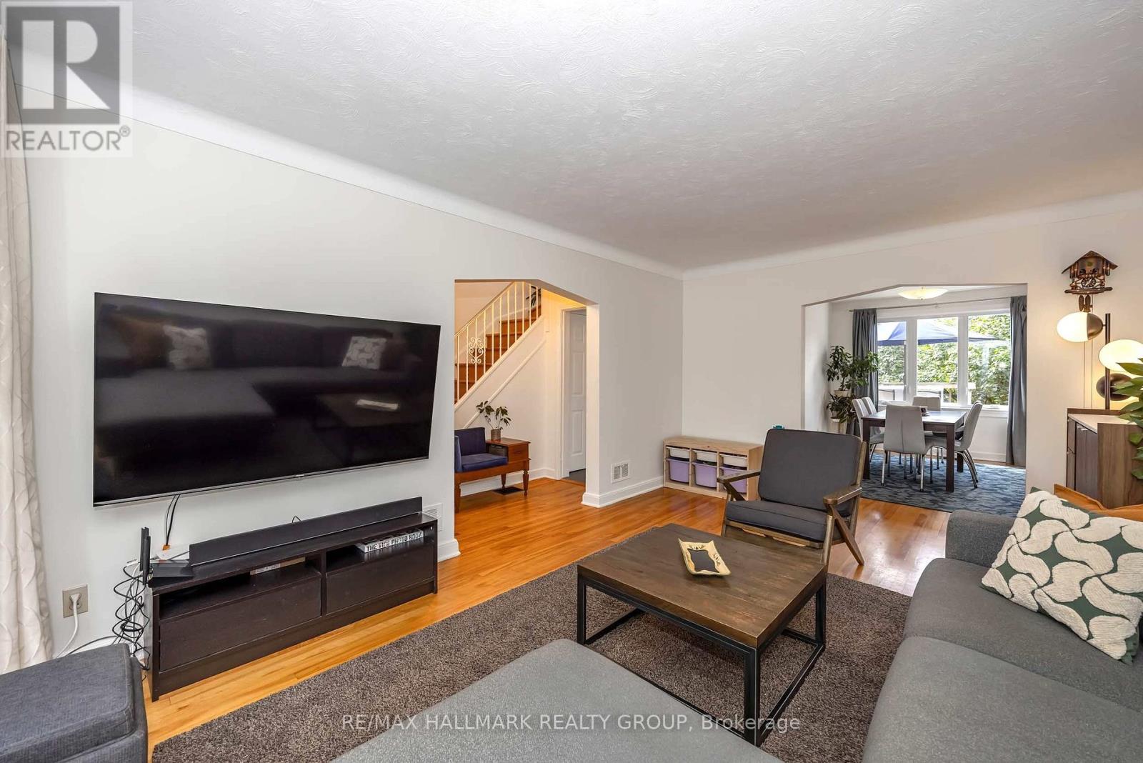 3 Bed, 2 Bath House for Sale in Ottawa – 2100 BLOSSOM DRIVE, Ottawa – MLS# X13644696 - Image 8