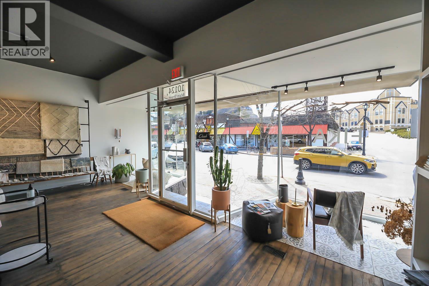 10122/24 MAIN Street, Summerland