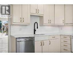 3pc Bathroom - 134 Erin Ridge Road Se, Calgary, AB T2B2W9 Photo 9