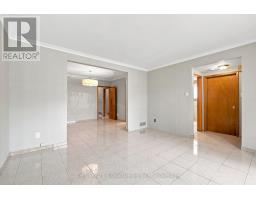 Dining room - 524 Silverthorn Avenue, Toronto, ON M6M3H7 Photo 10