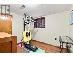 524 Silverthorn Avenue, Toronto, ON M6M3H7 Photo 28