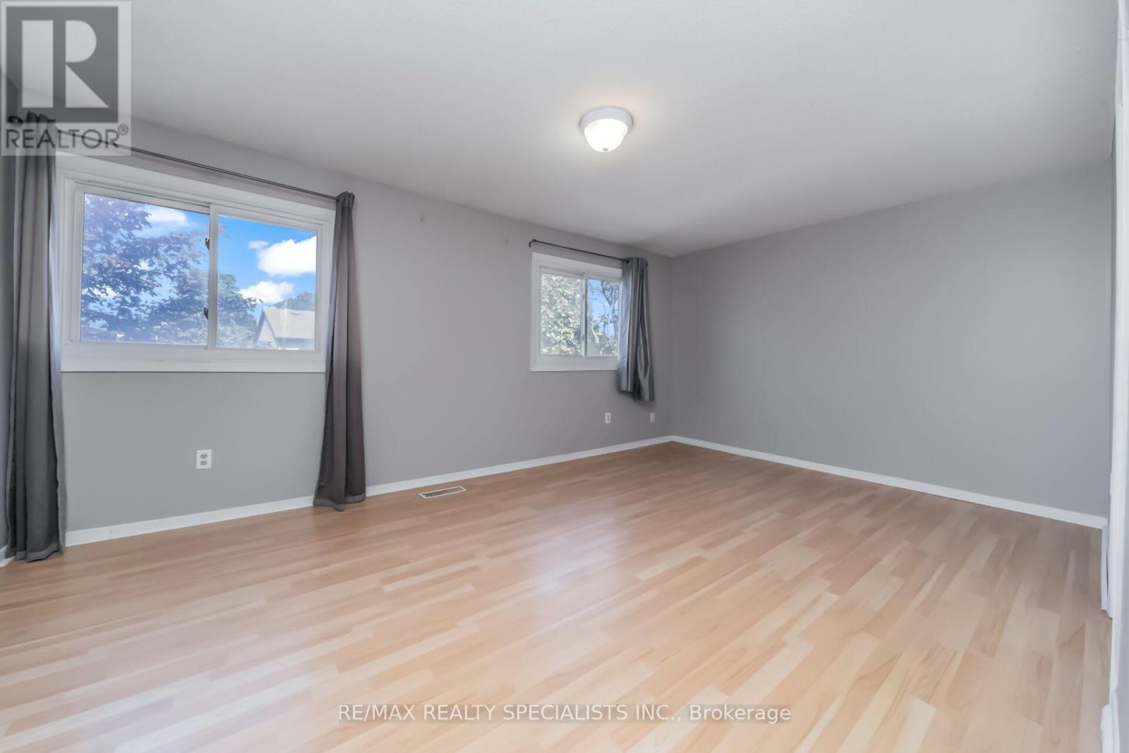 33 GREENWICH CIRCLE - 24