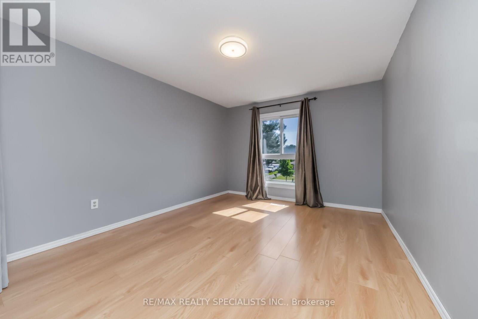 33 GREENWICH CIRCLE - 30