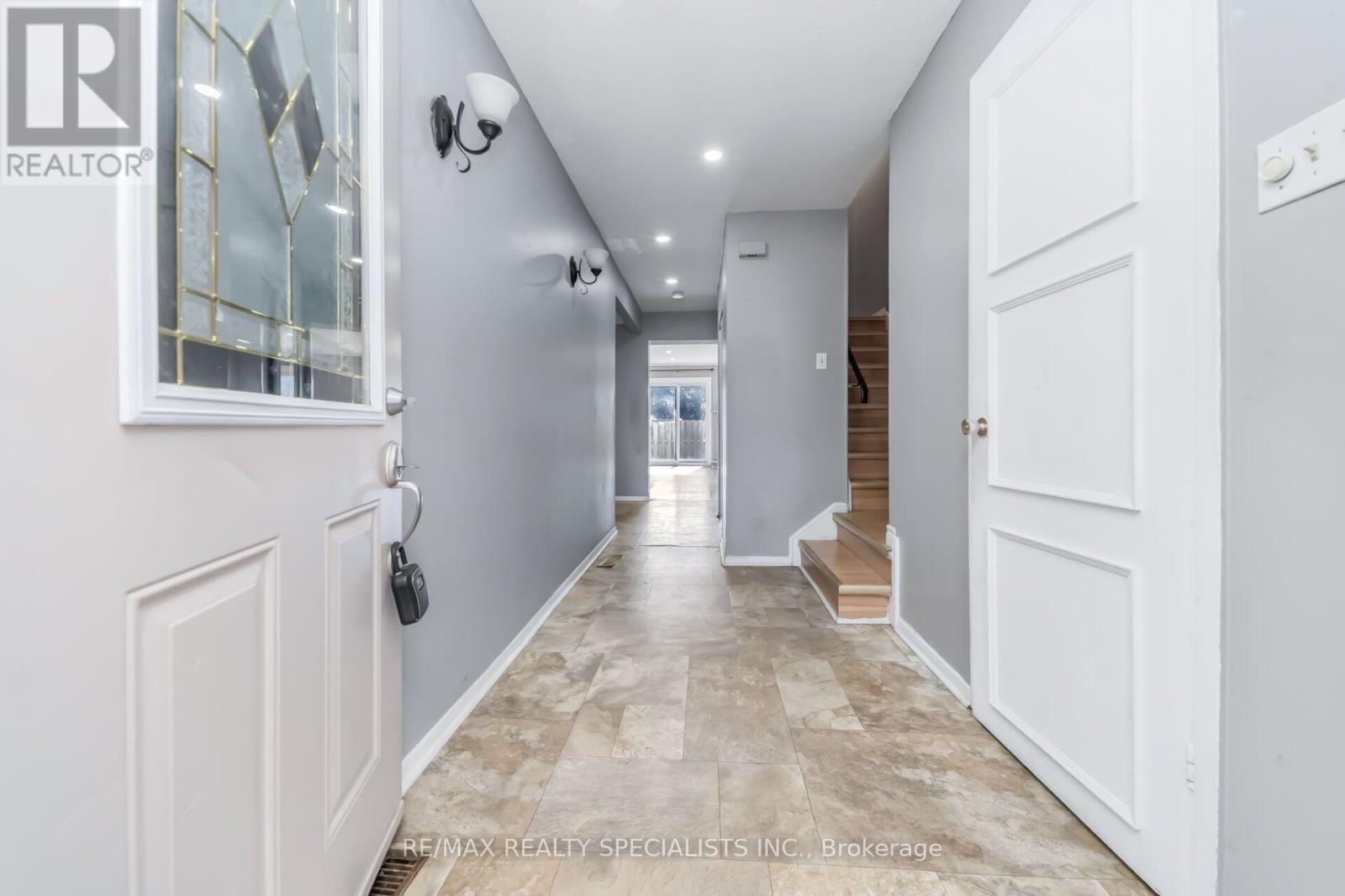 33 GREENWICH CIRCLE - 5