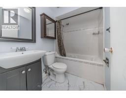 33 Greenwich Circle, Brampton, ON L6S2E6 Photo 32
