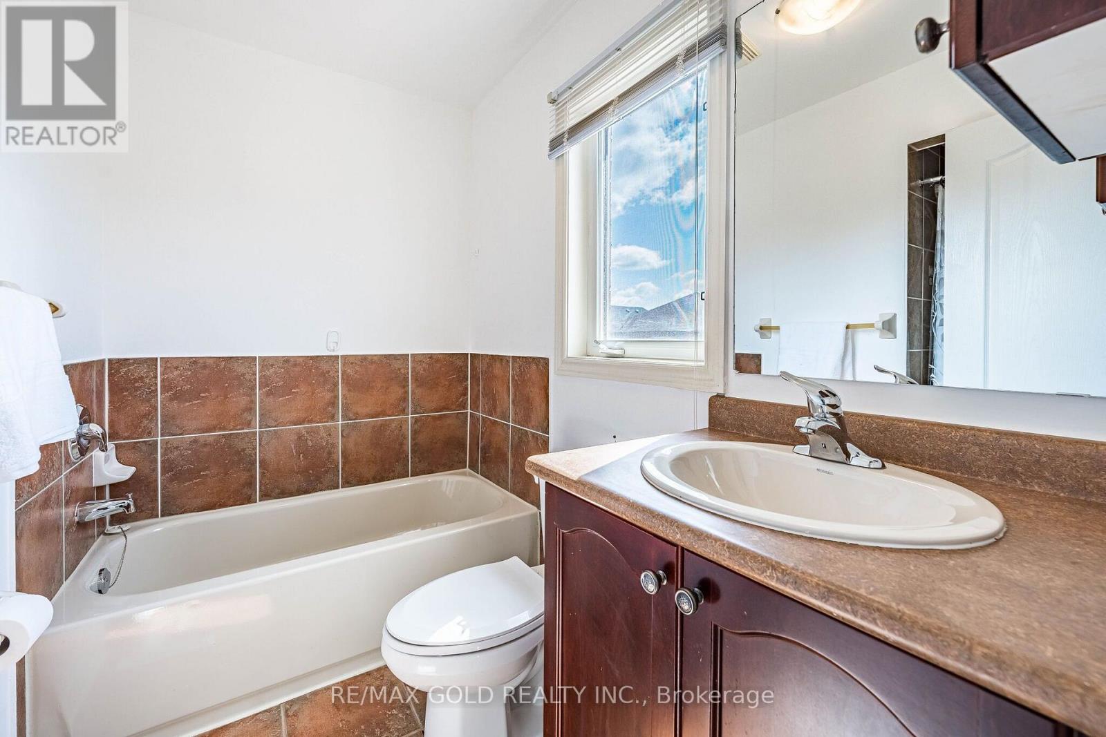 20 AMARANTH CRESCENT - 19