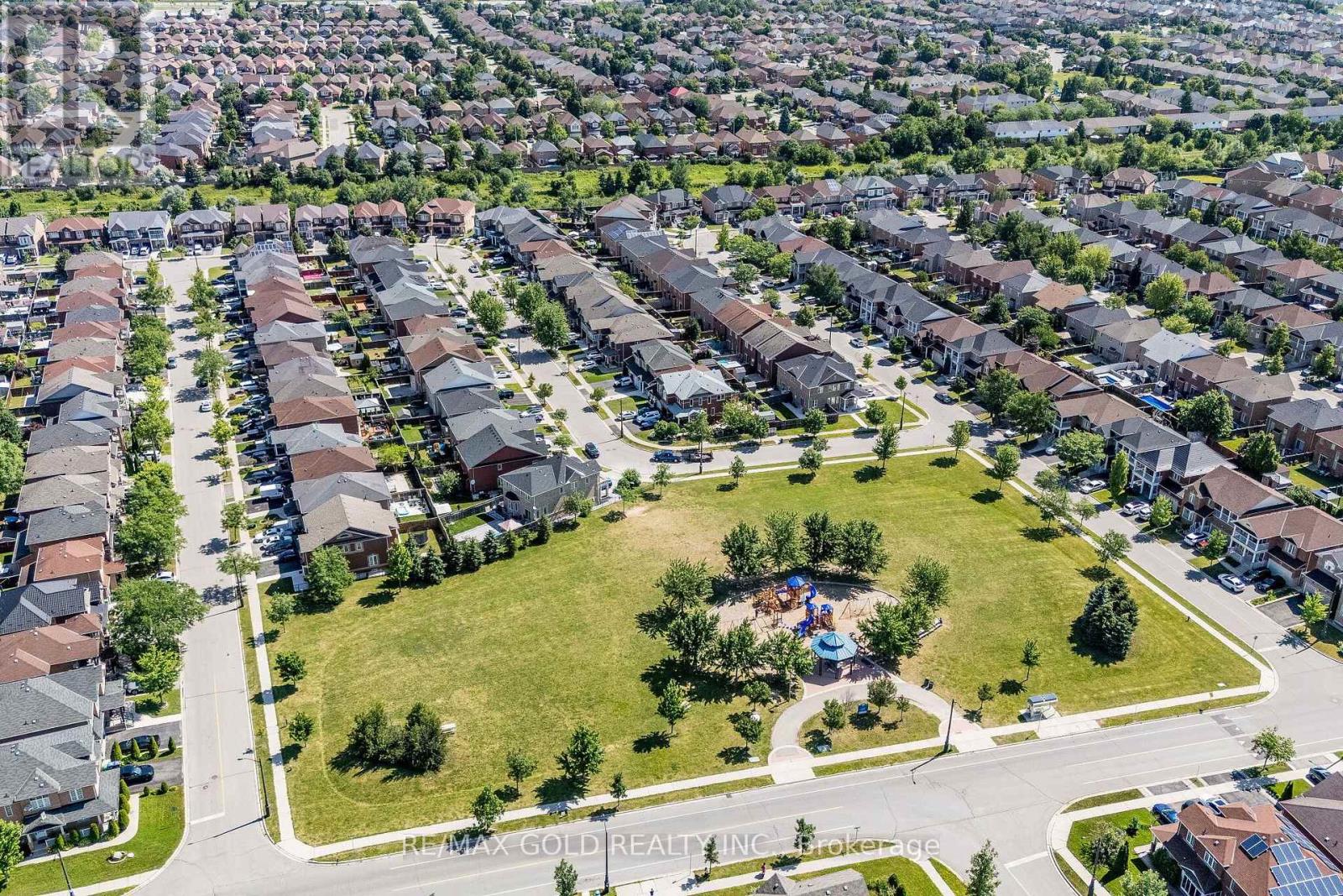 20 AMARANTH CRESCENT - 38