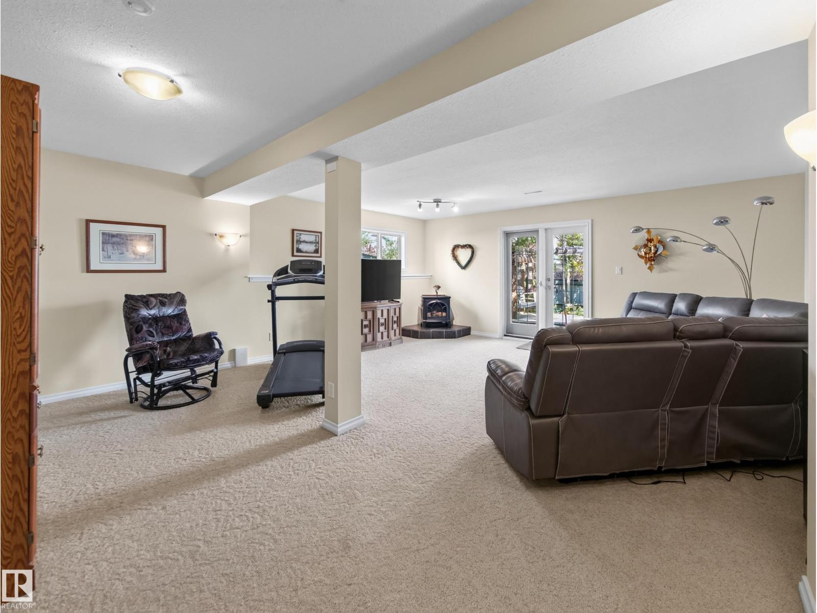 148 FORREST DR - 33