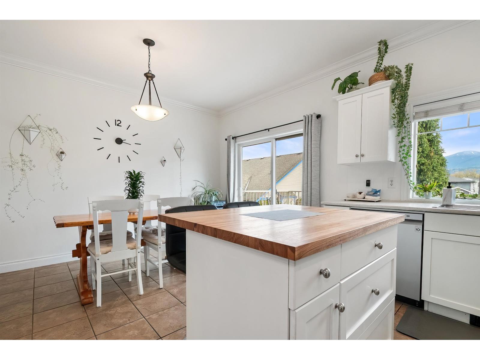 3 Bed, 3 Bath House for Sale in Chilliwack – 28 6498 SOUTHDOWNE PLACE, Sardis South, Chilliwack – MLS# R3152750 - Image 9