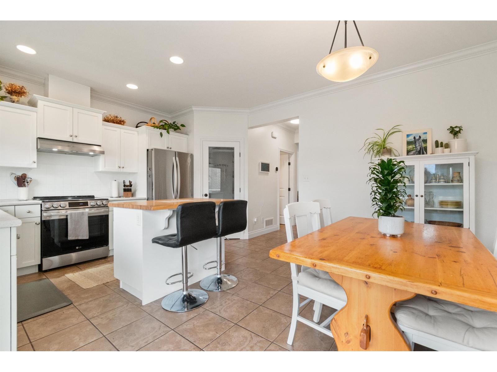 3 Bed, 3 Bath House for Sale in Chilliwack – 28 6498 SOUTHDOWNE PLACE, Sardis South, Chilliwack – MLS# R3152750 - Image 12