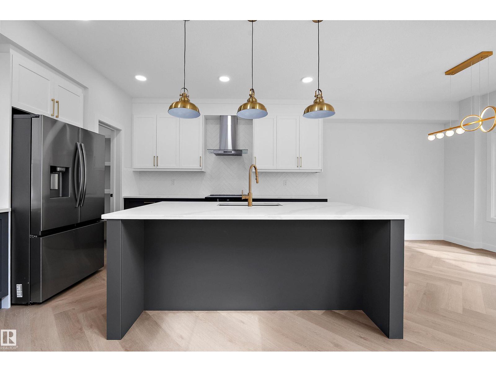 1737 Crossbill LO NW - 9
