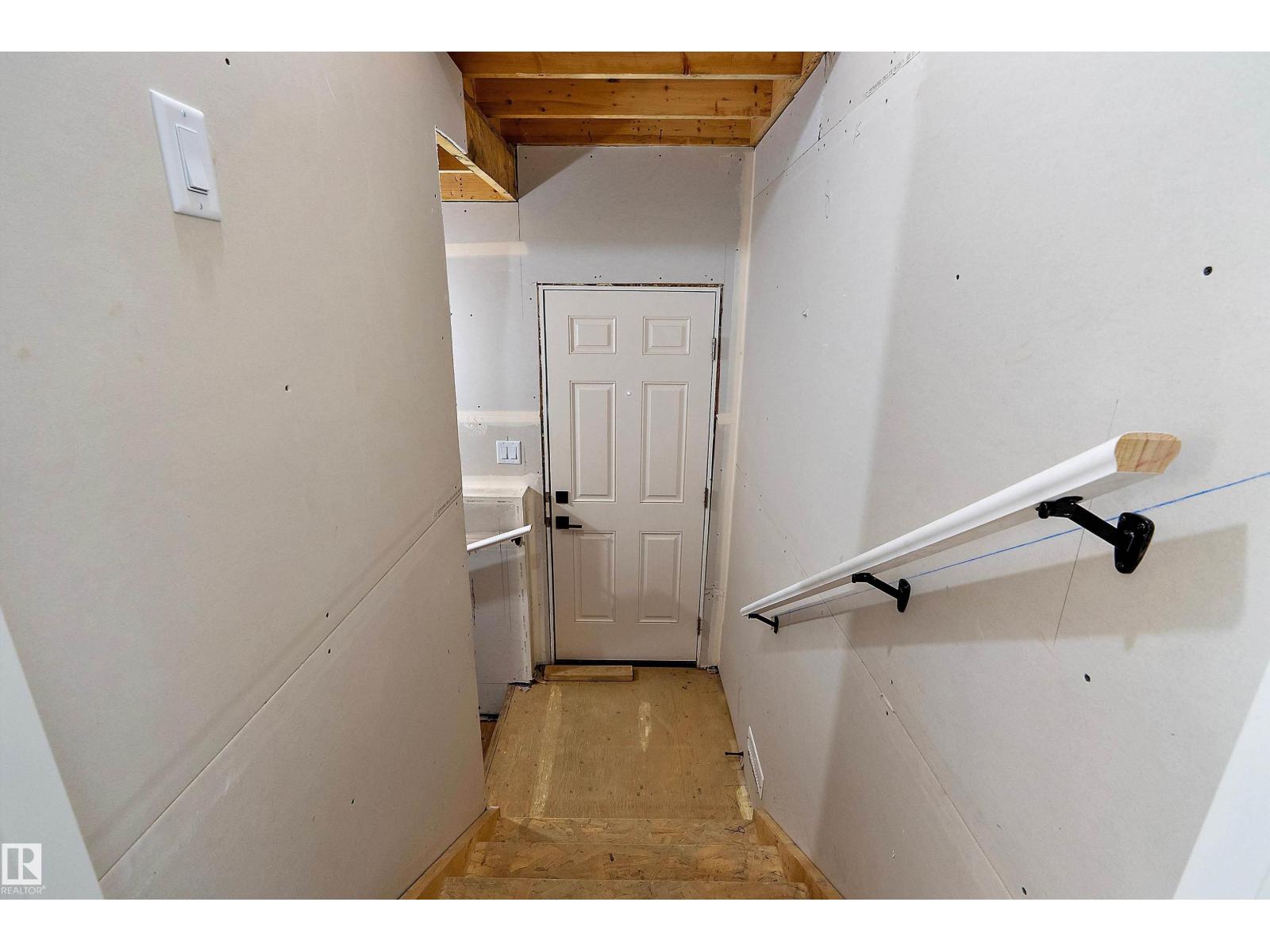 1737 Crossbill LO NW - 39