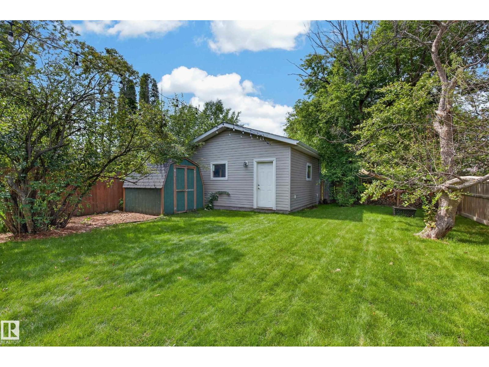 6806 110 ST NW - 34