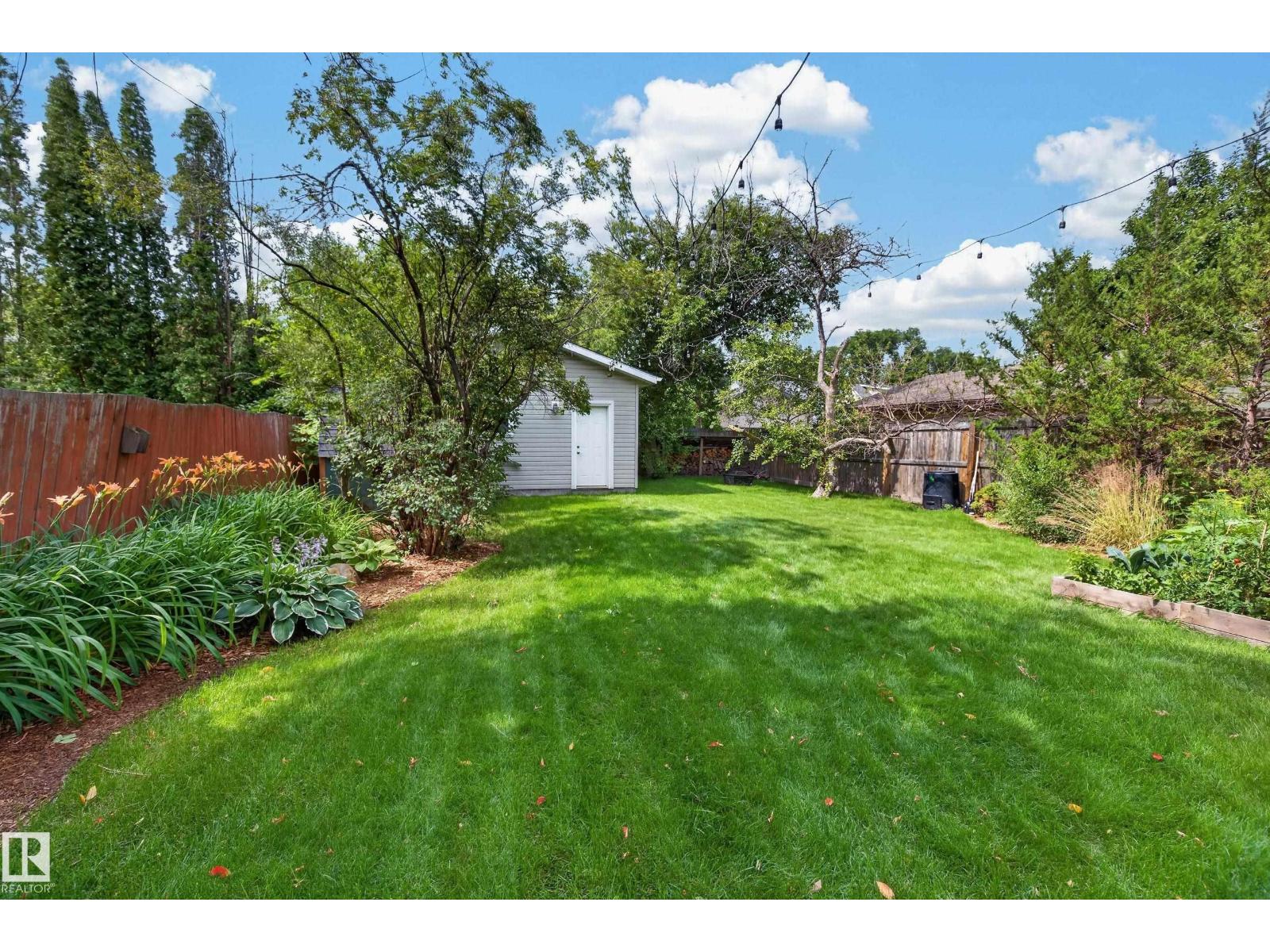 6806 110 ST NW - 33