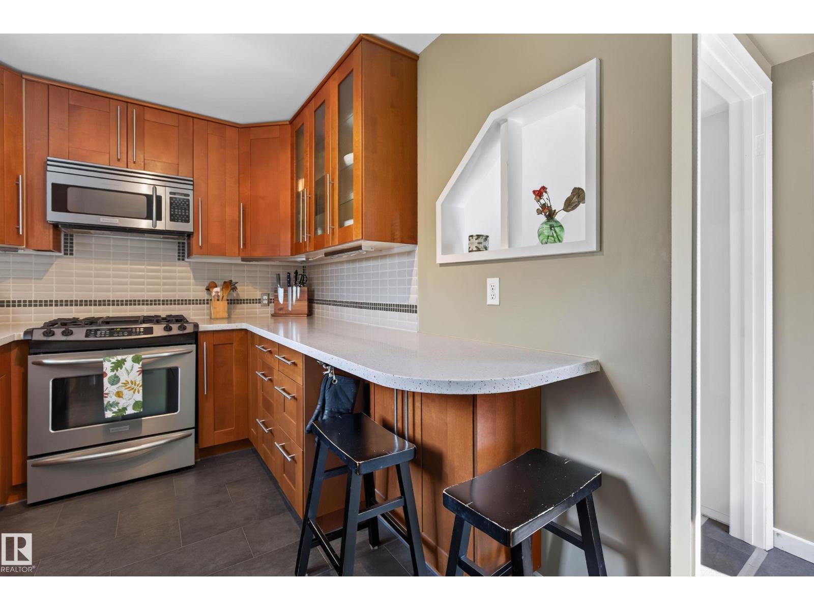 6806 110 ST NW - Image 11