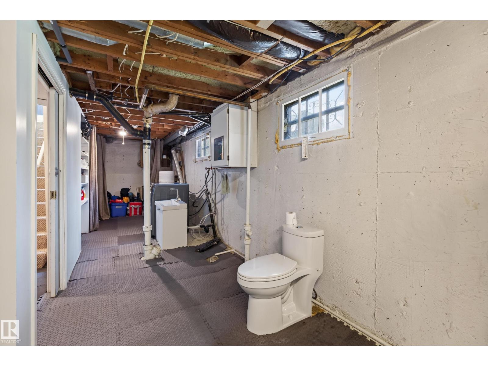 6806 110 ST NW - 31