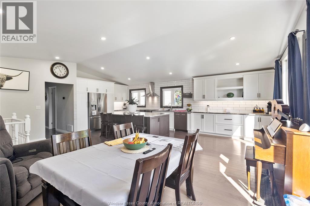 288 RAMBLEWOOD DRIVE - 10