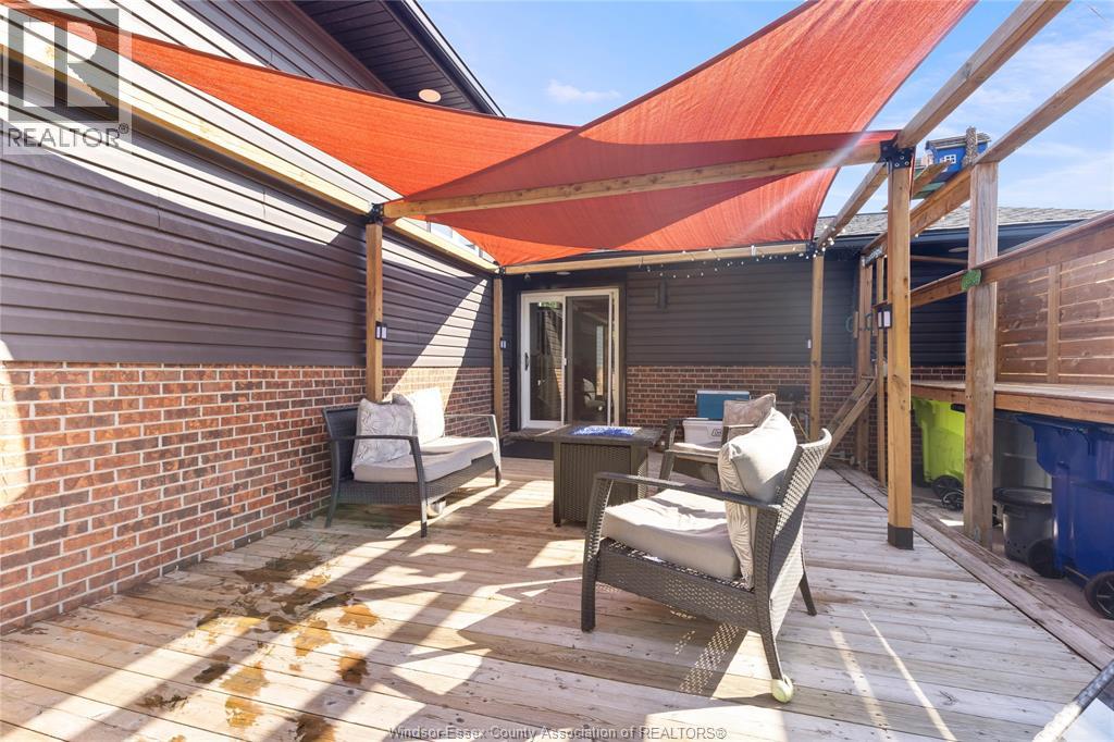 288 RAMBLEWOOD DRIVE - 33