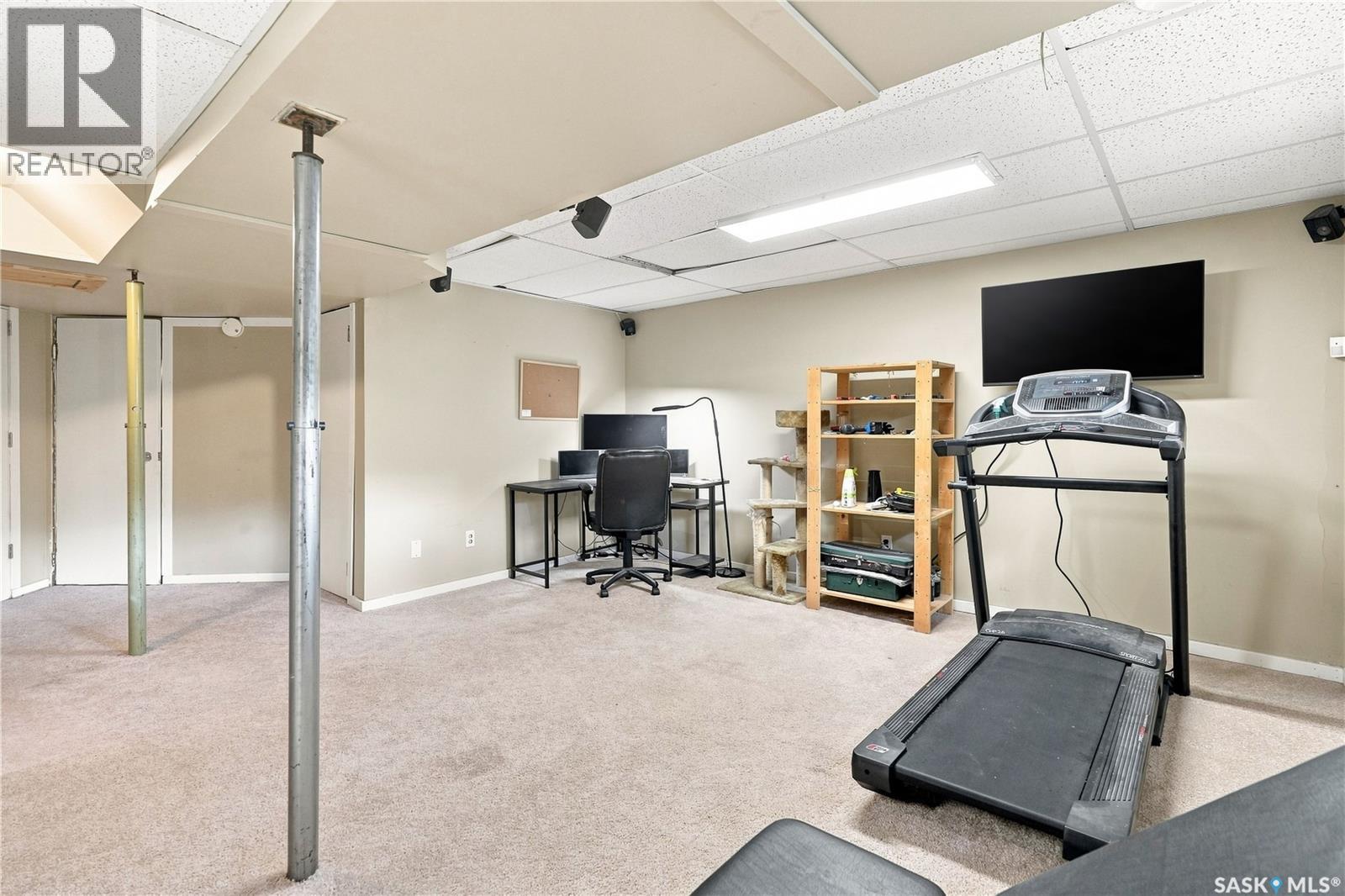 2848 Retallack STREET - 38
