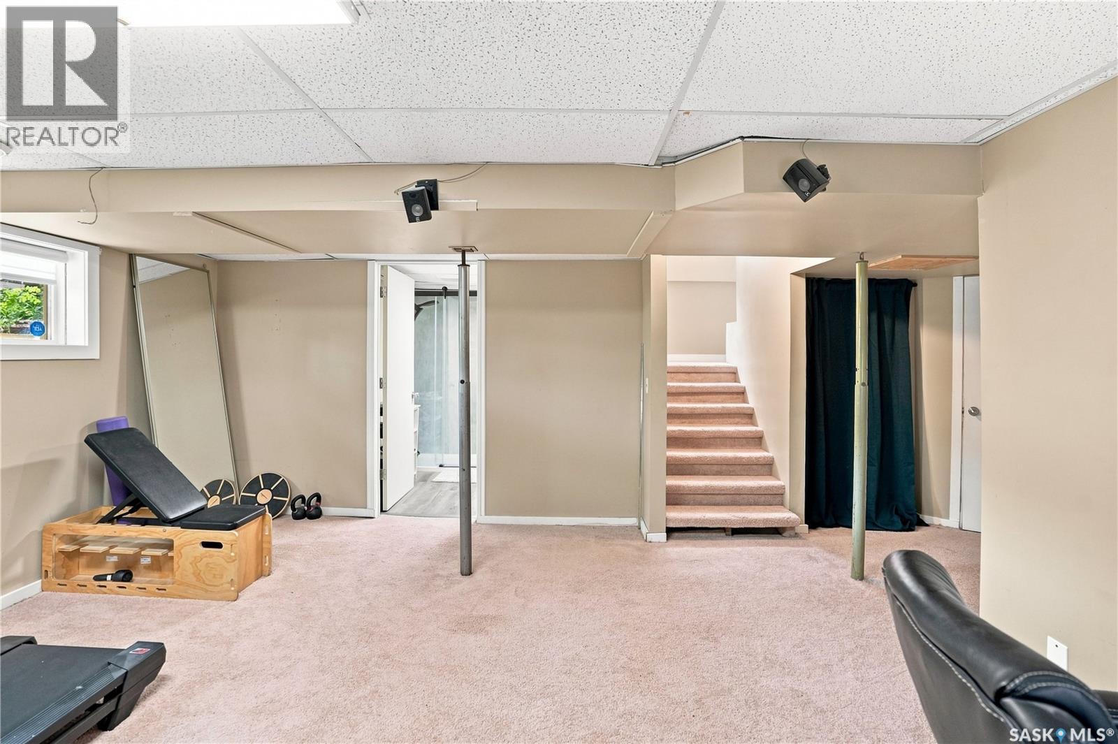 2848 Retallack STREET - 40