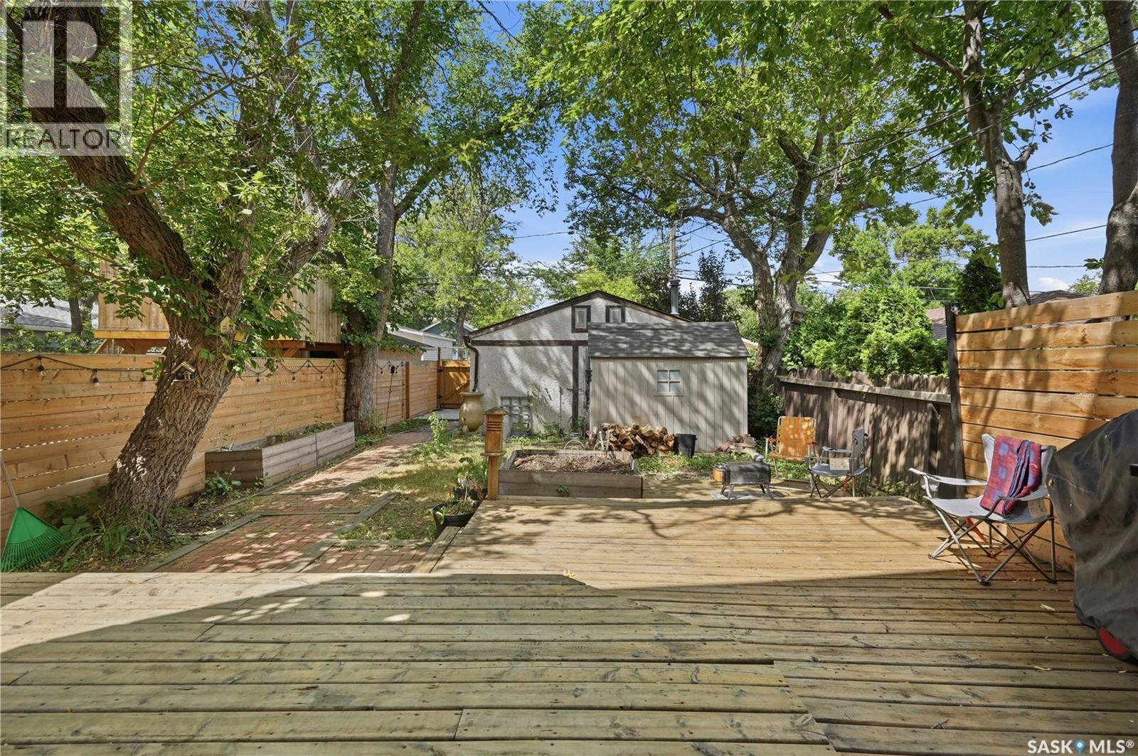 2848 Retallack STREET - 46