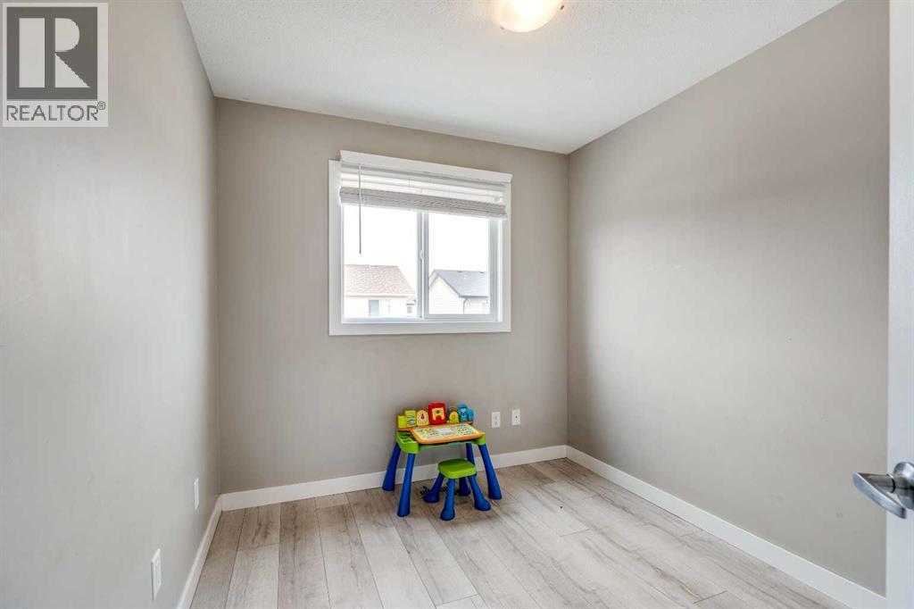 #2 237 Silkstone Road W - 24