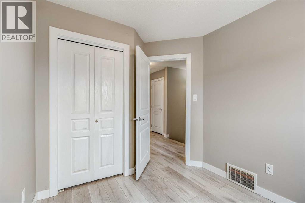#2 237 Silkstone Road W - 25