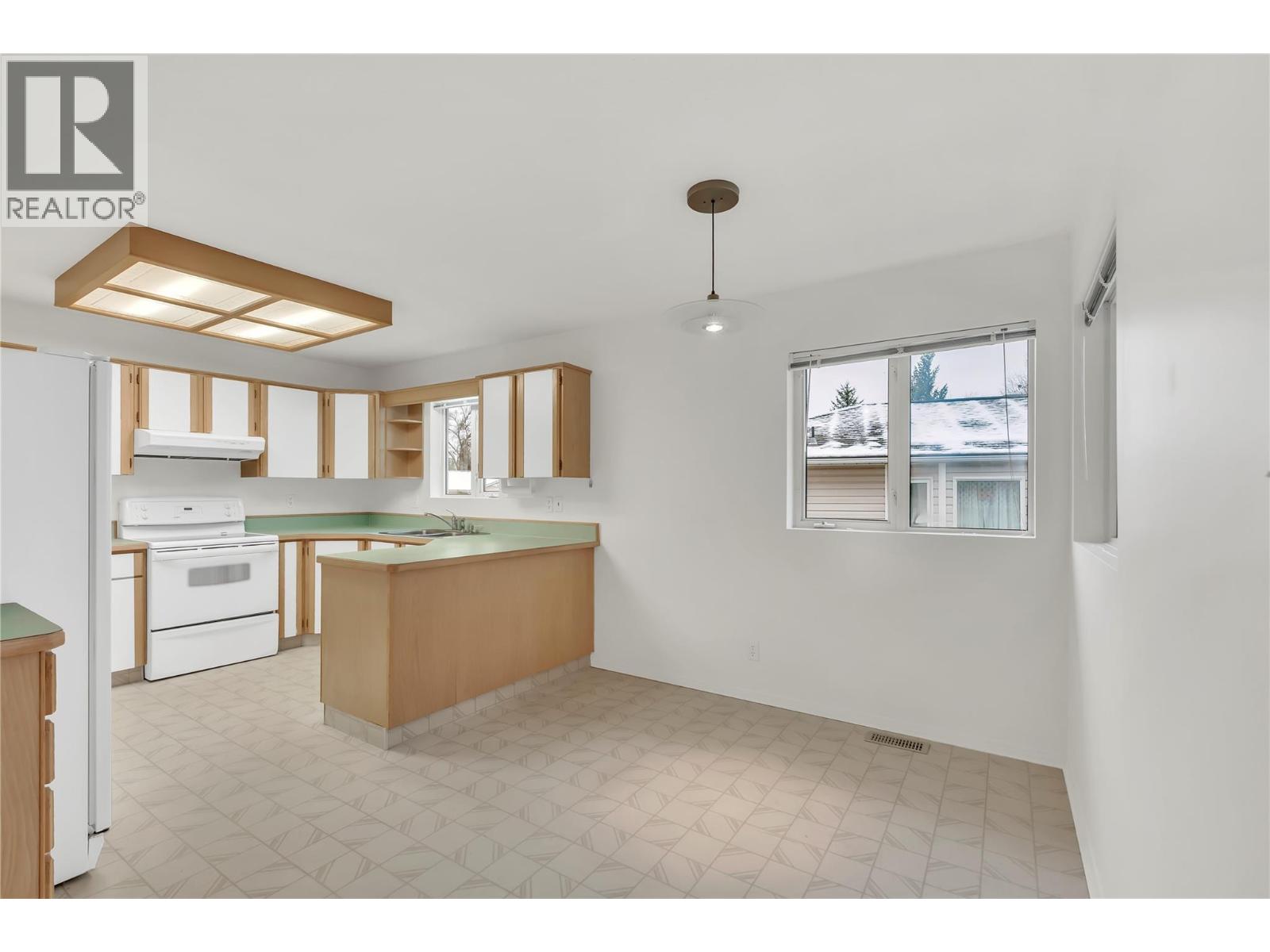 #24 17017 SNOW Avenue - Image 9