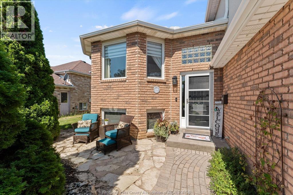 4960 SOUTHWOOD LAKES, Windsor — photo 3