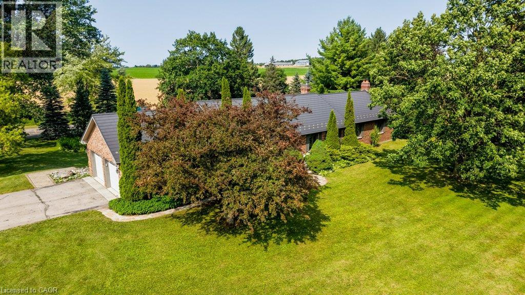 3335 LOBSINGER Line, St. Clements — photo 2