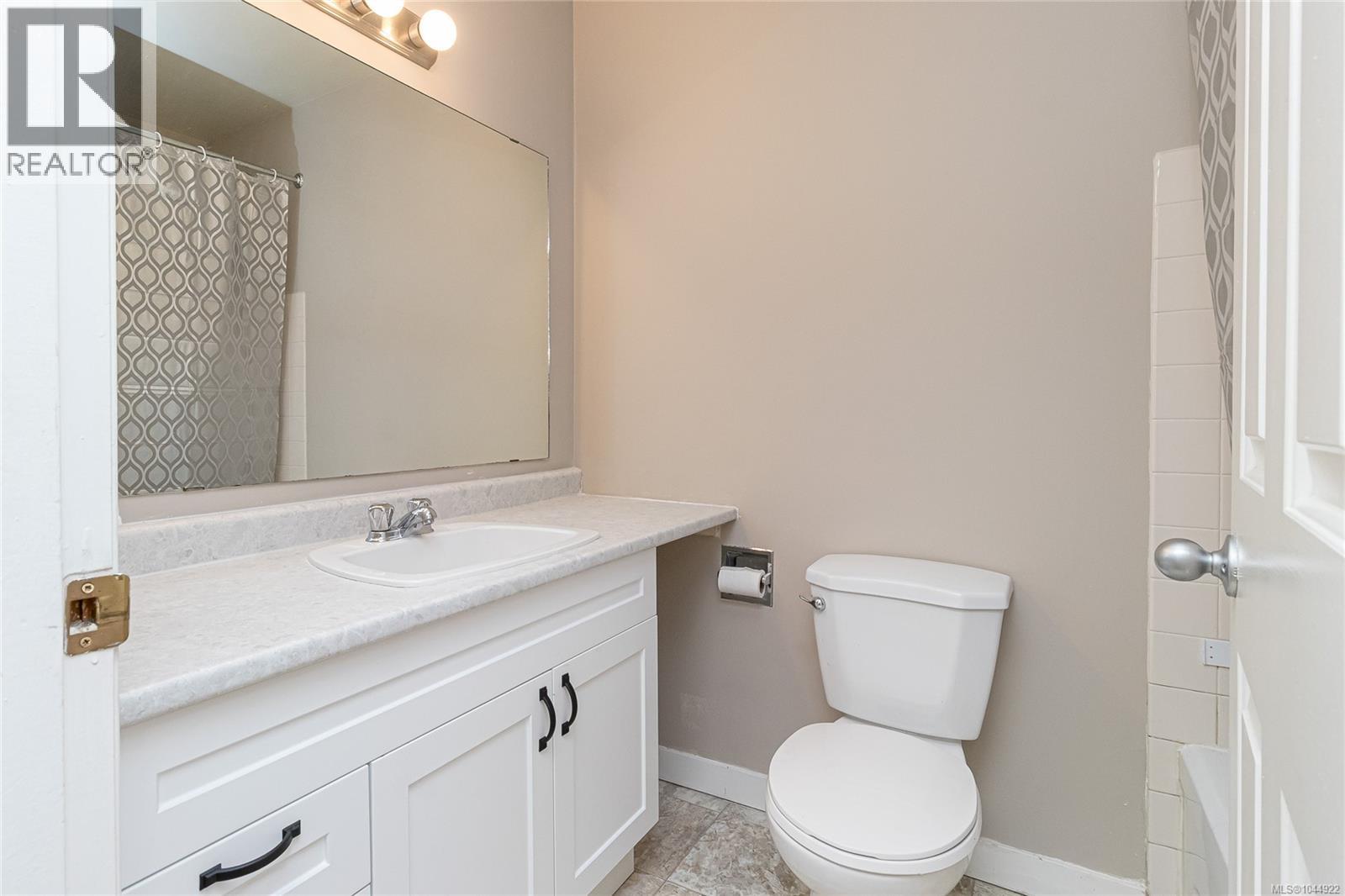 #310 2515 Alexander St - Image 17