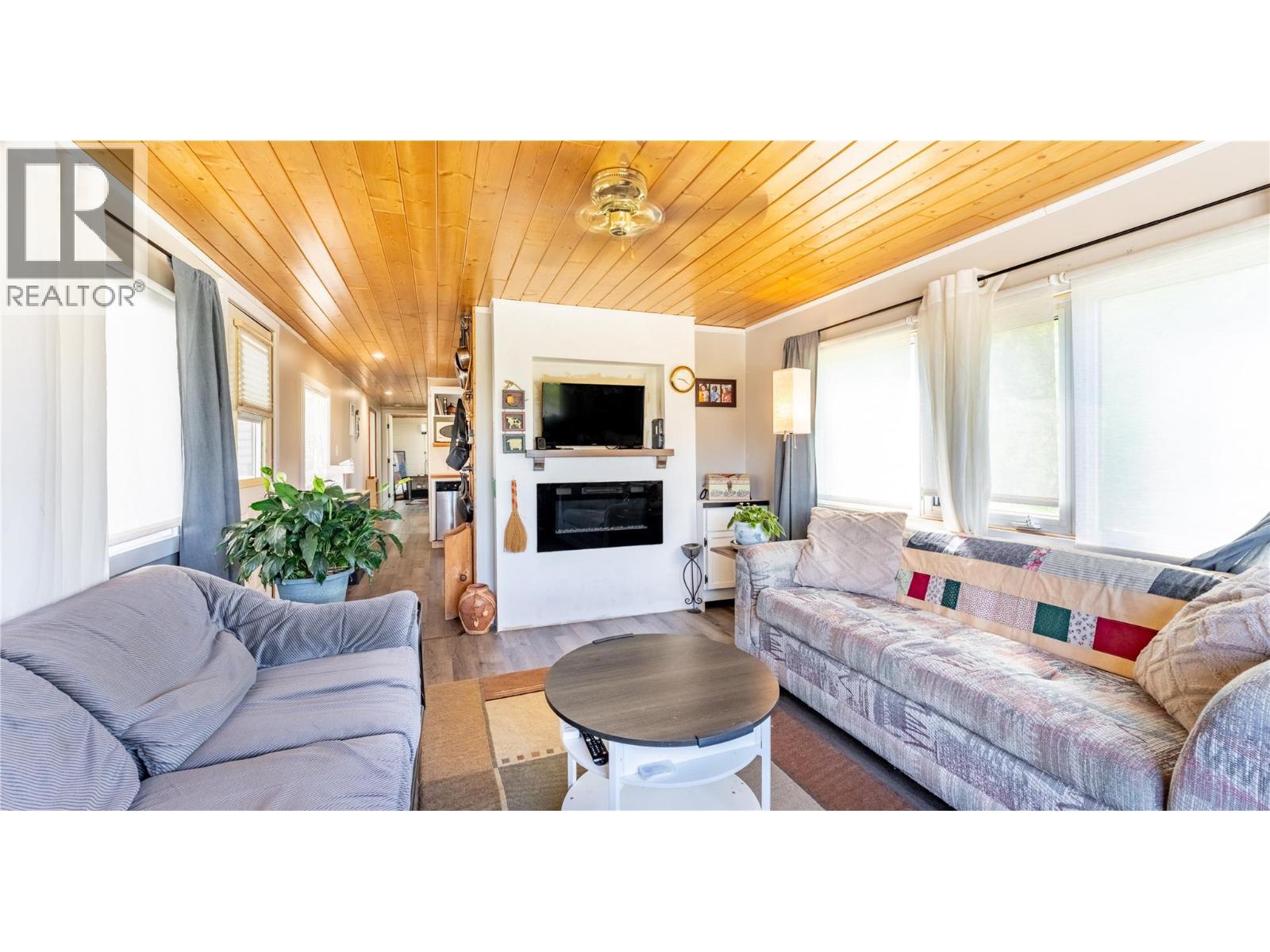 #47 445 6th Avenue N - 8