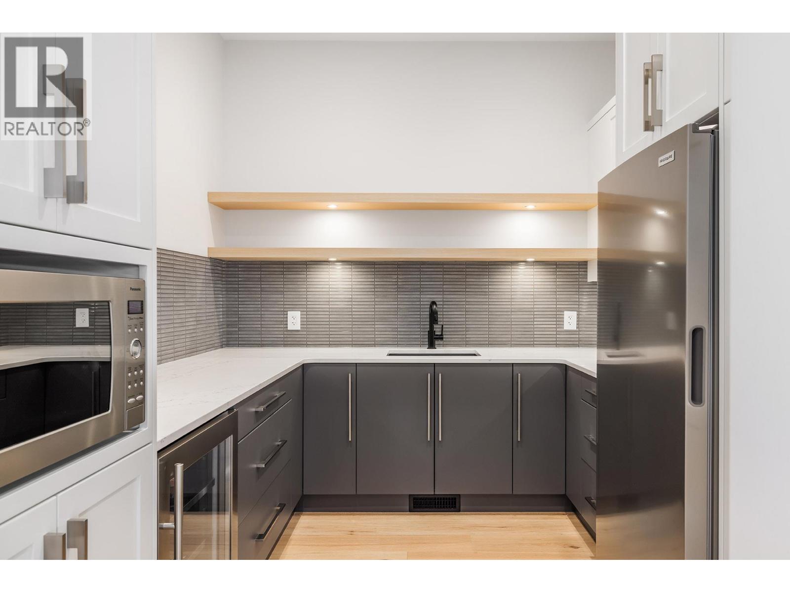  9988 Beacon Hill Drive, Lake Country