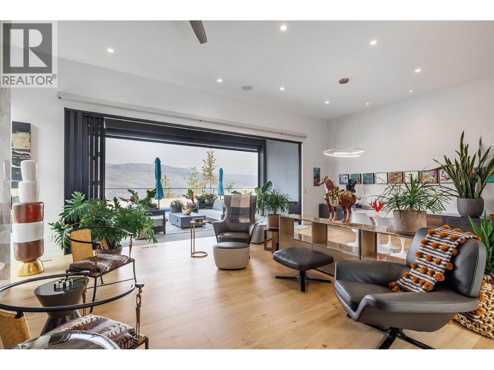  9988 Beacon Hill Drive, Lake Country