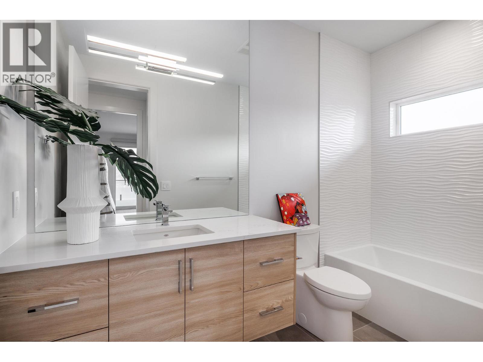  9988 Beacon Hill Drive, Lake Country