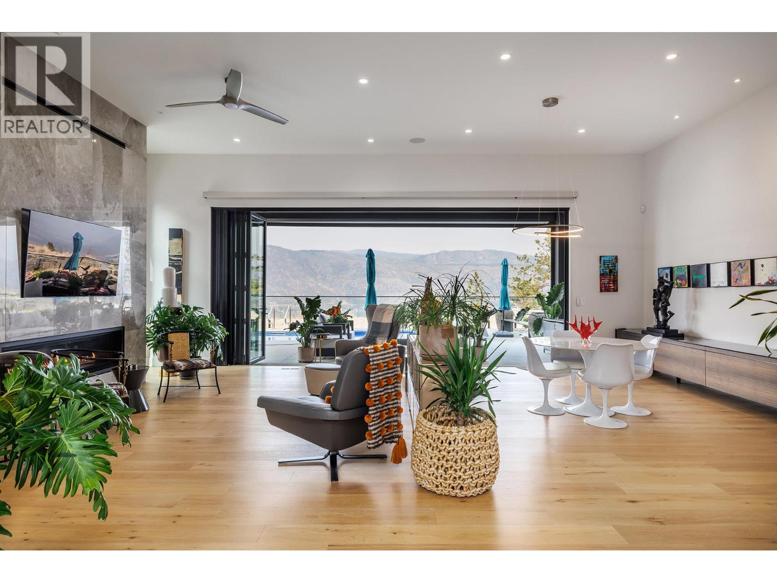  9988 Beacon Hill Drive, Lake Country