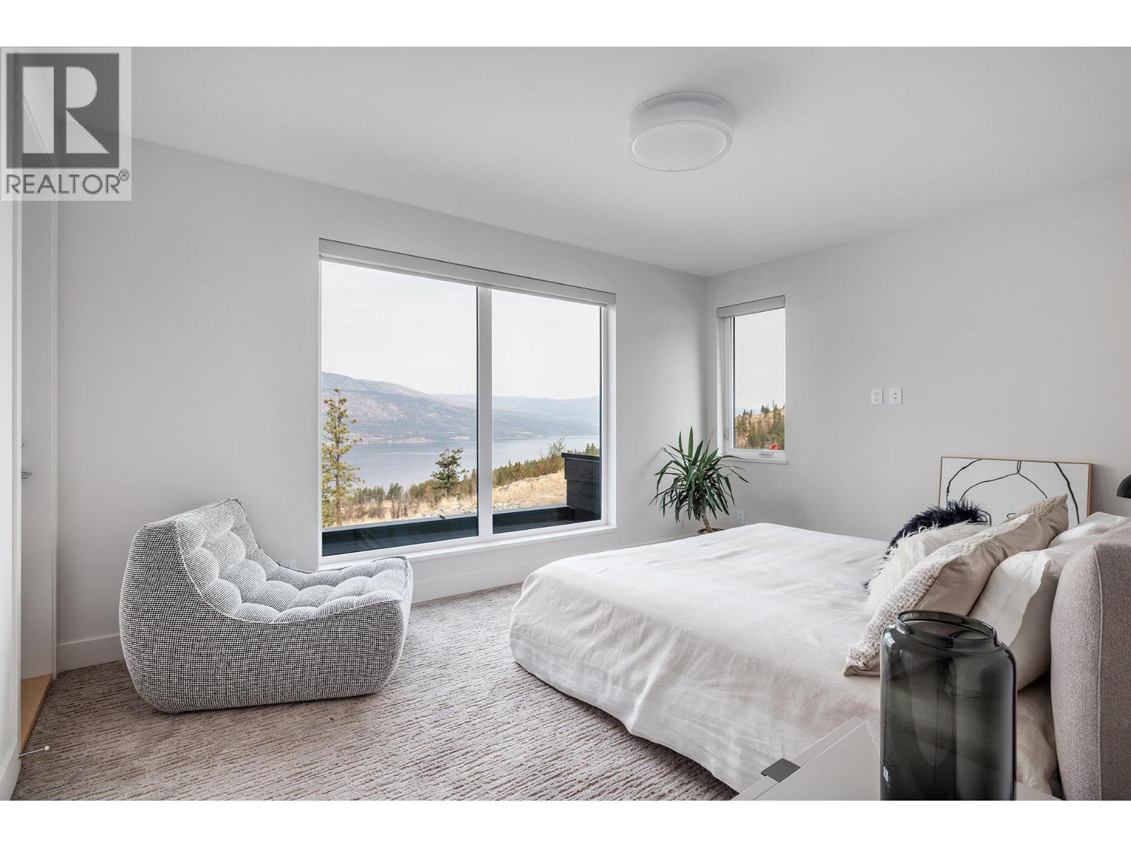  9988 Beacon Hill Drive, Lake Country