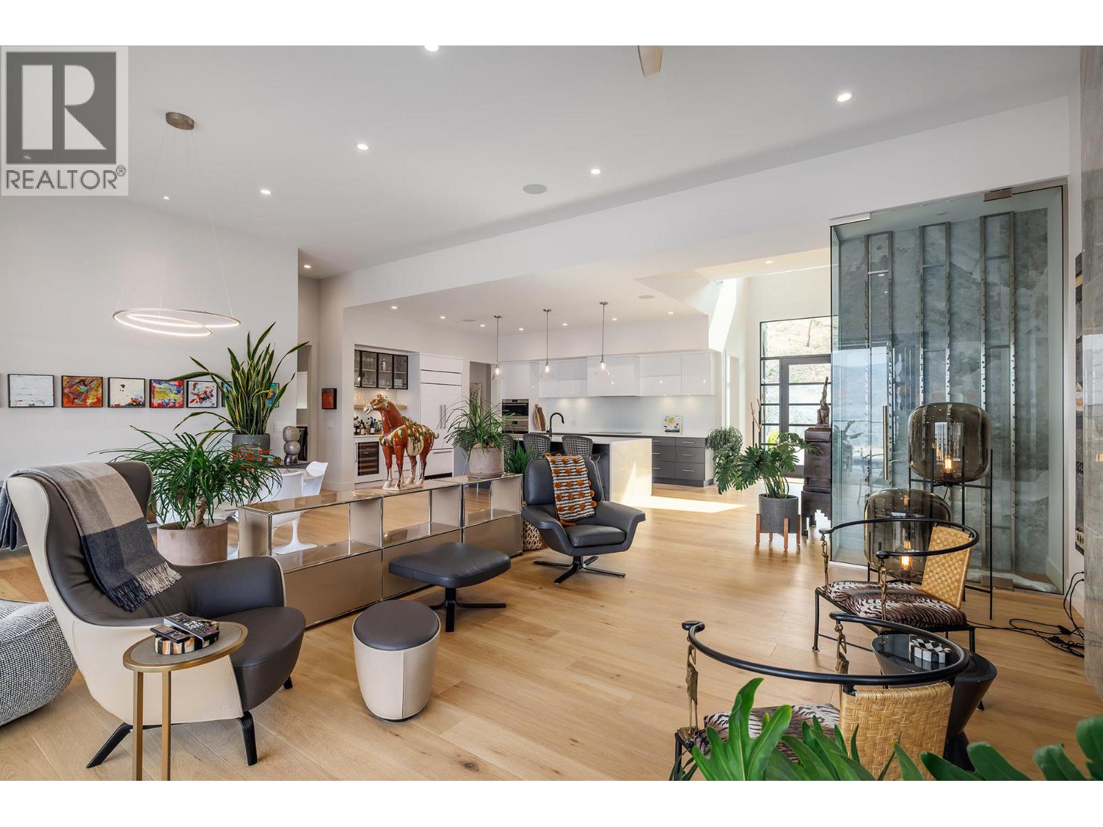  9988 Beacon Hill Drive, Lake Country