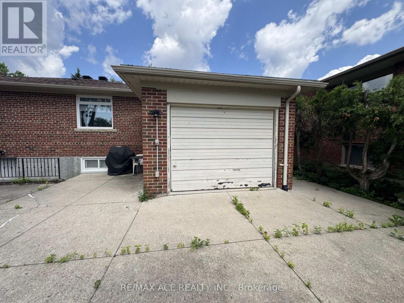 39 OAK AVENUE - 6