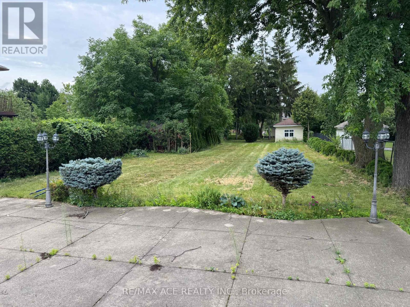 39 OAK AVENUE - 10