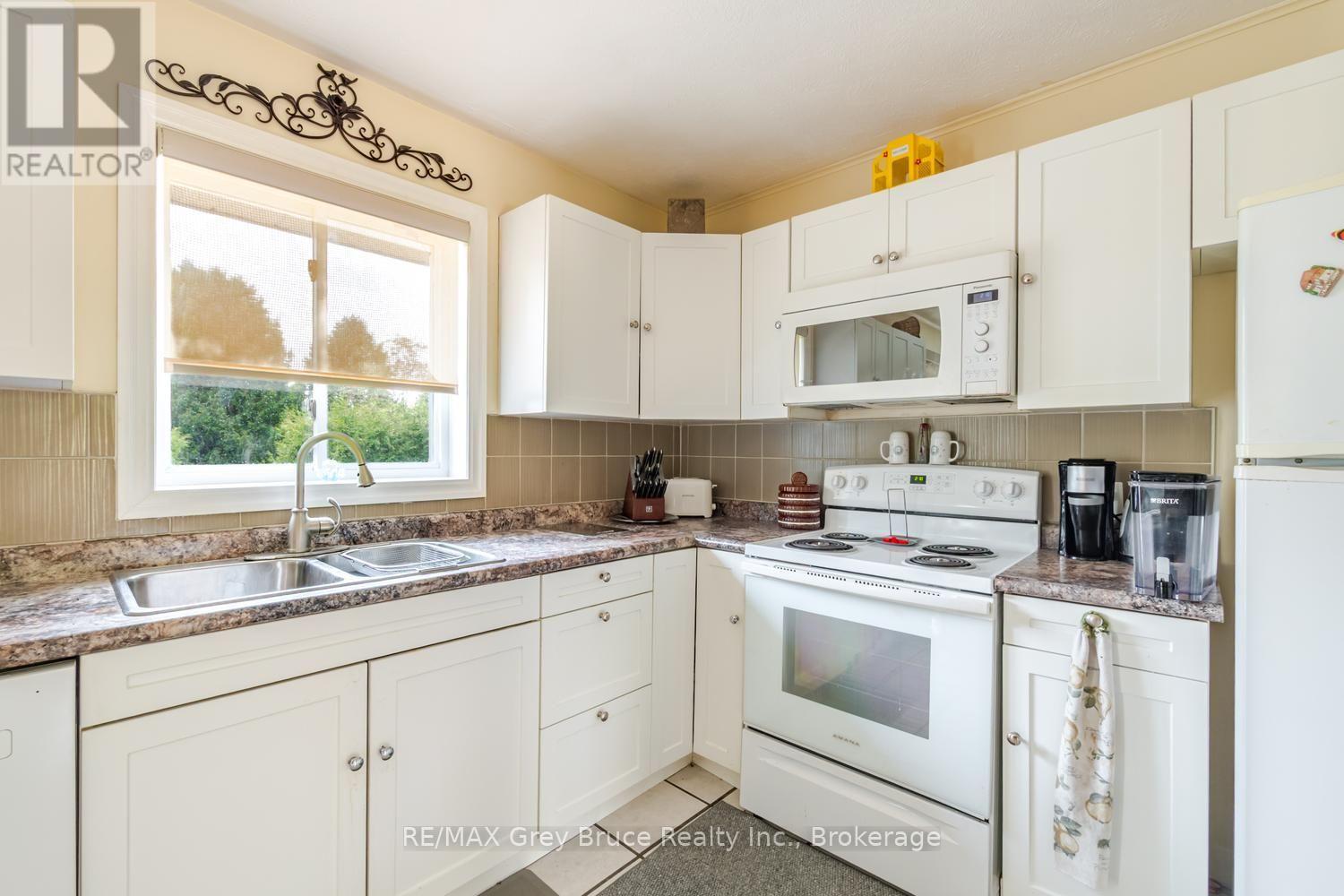 20 HECTOR STREET - Image 12
