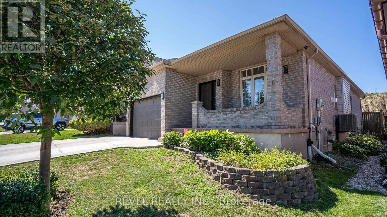 857 CRESTHAVEN CRESCENT - Image 3