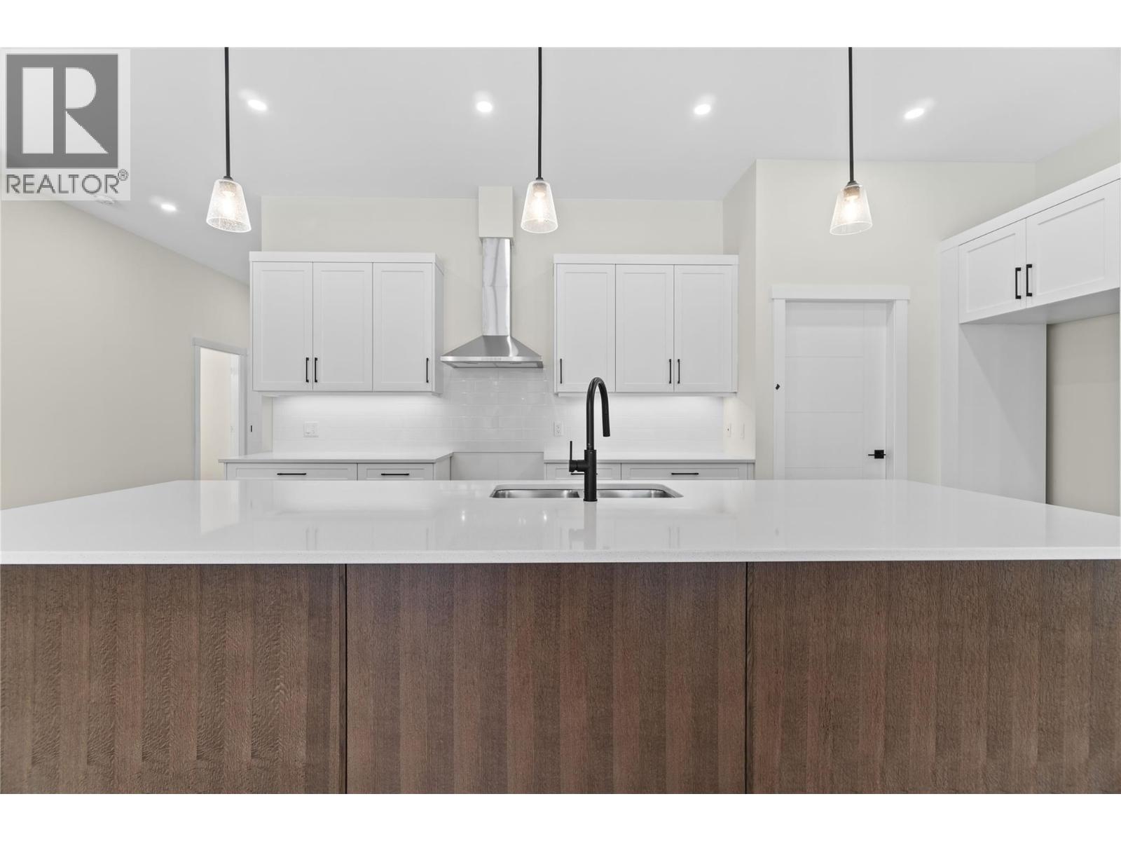 #1 231 20 Street NE - Image 7