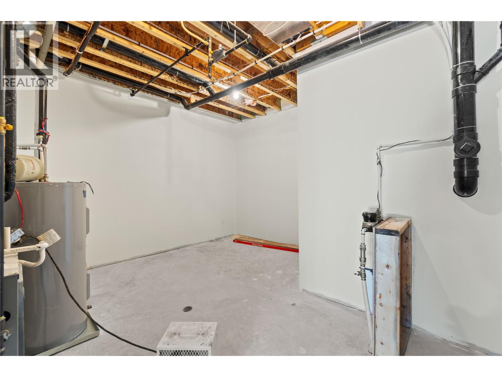 #1 231 20 Street NE - Image 34