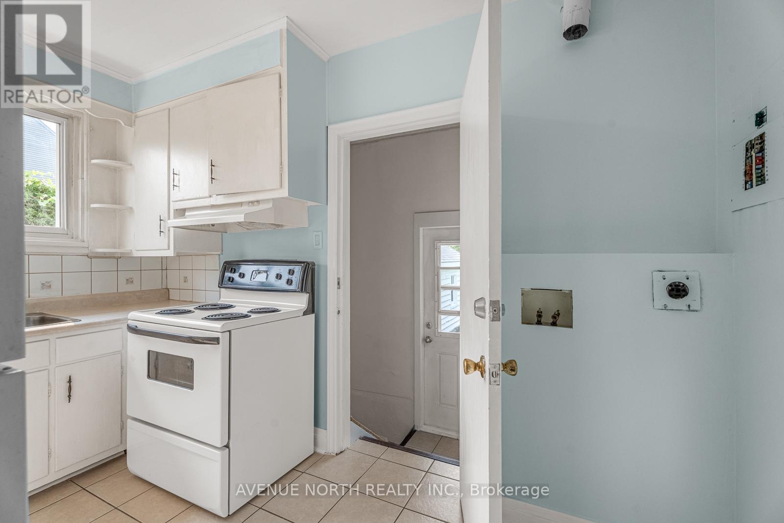 2 Bed, 1 Bath House for Sale in Ottawa – 1210 ERIE AVENUE, Ottawa – MLS# X13167888 - Image 27