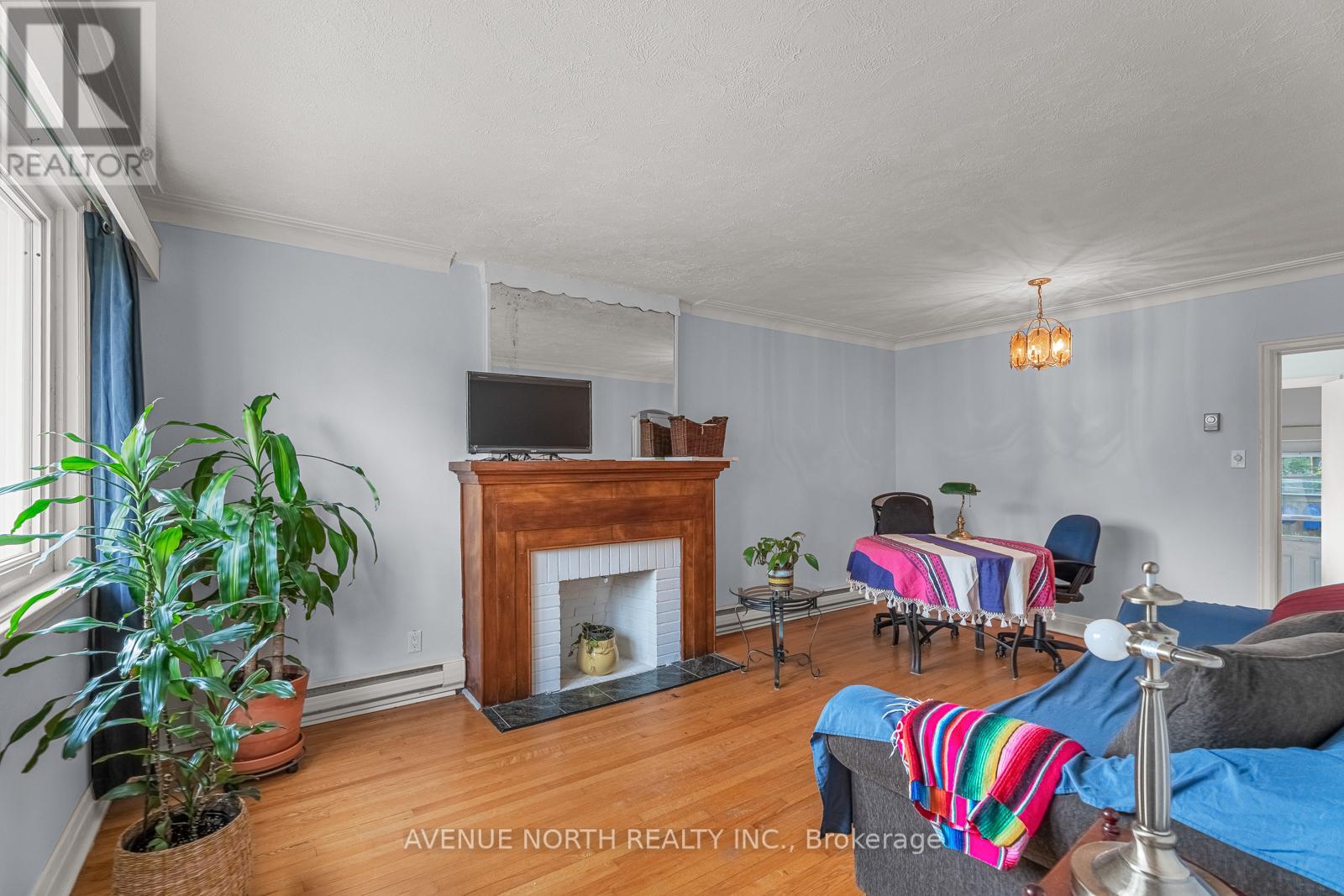 2 Bed, 1 Bath House for Sale in Ottawa – 1210 ERIE AVENUE, Ottawa – MLS# X13167888 - Image 11