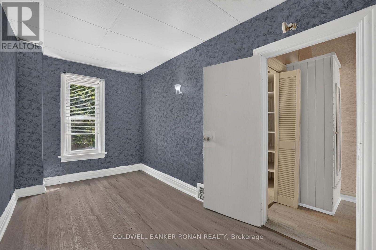 391 JONES AVENUE - 26