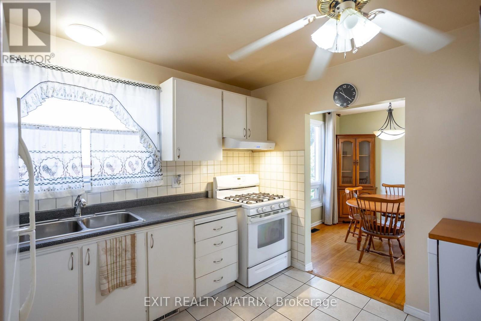 4 Bed, 2 Bath House for Sale in Ottawa – 2064 ST LAURENT BOULEVARD, Ottawa – MLS# X13644898 - Image 10