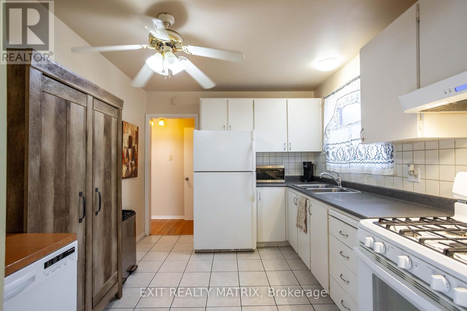 4 Bed, 2 Bath House for Sale in Ottawa – 2064 ST LAURENT BOULEVARD, Ottawa – MLS# X13644898 - Image 12